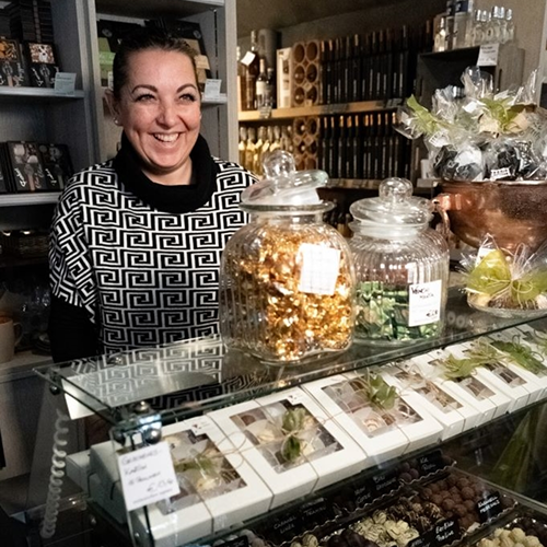 Mitarbeiterin im Kundenservice des Weinatelier Agnes – kompetente Beratung rund um Weine und Genuss